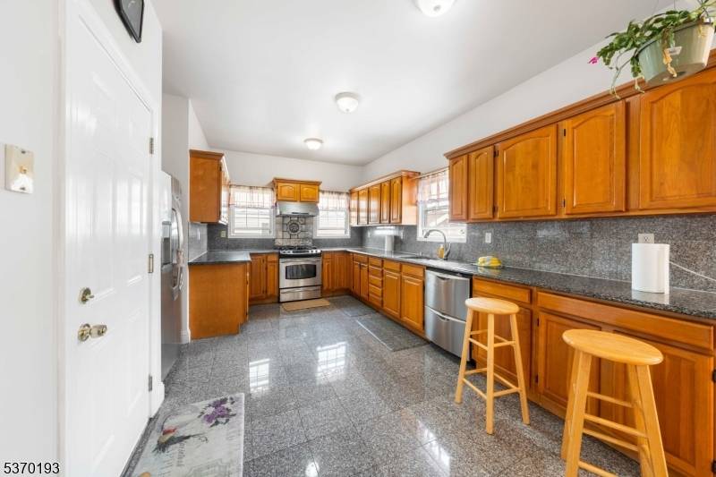 Little Falls Twp., NJ 07424,45 Weaver St