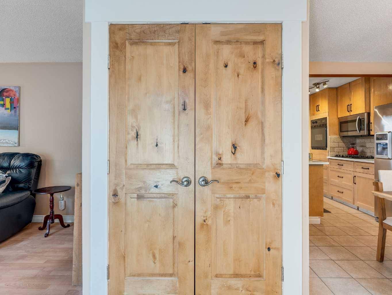 Calgary, AB T2J0A4,251 90 AVE SE #1