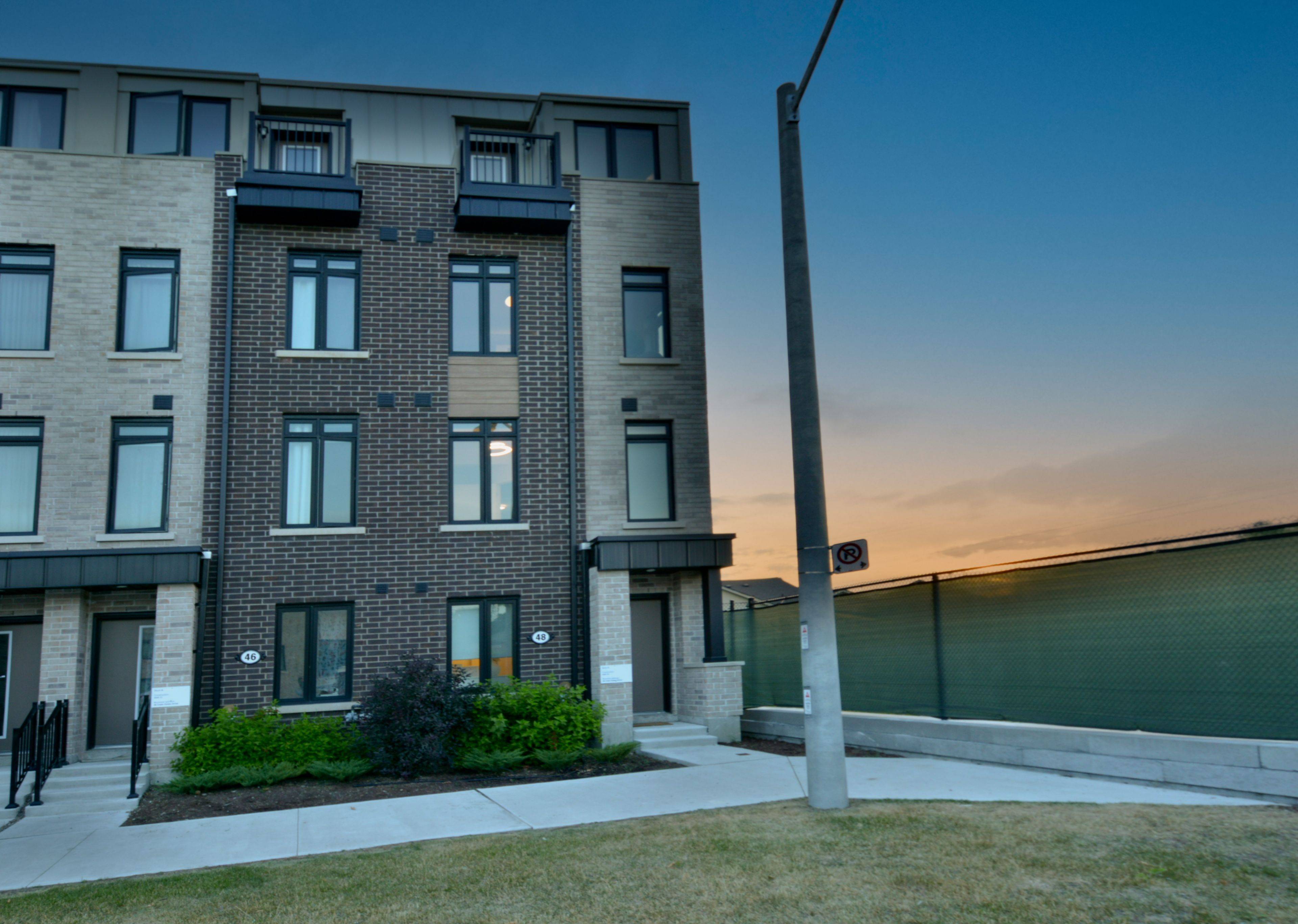 48 Case Ootes DR, Toronto C13, ON M4A 1C5