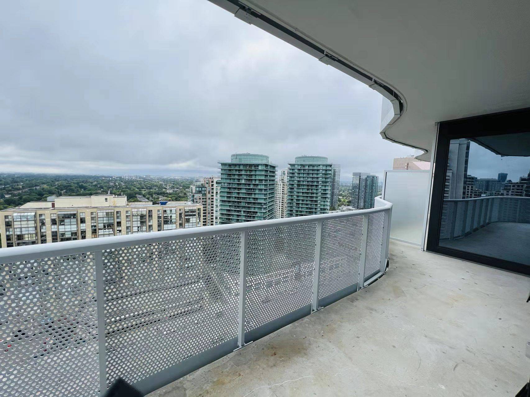 Toronto C14, ON M2N 4L8,15 Holmes AVE #2102
