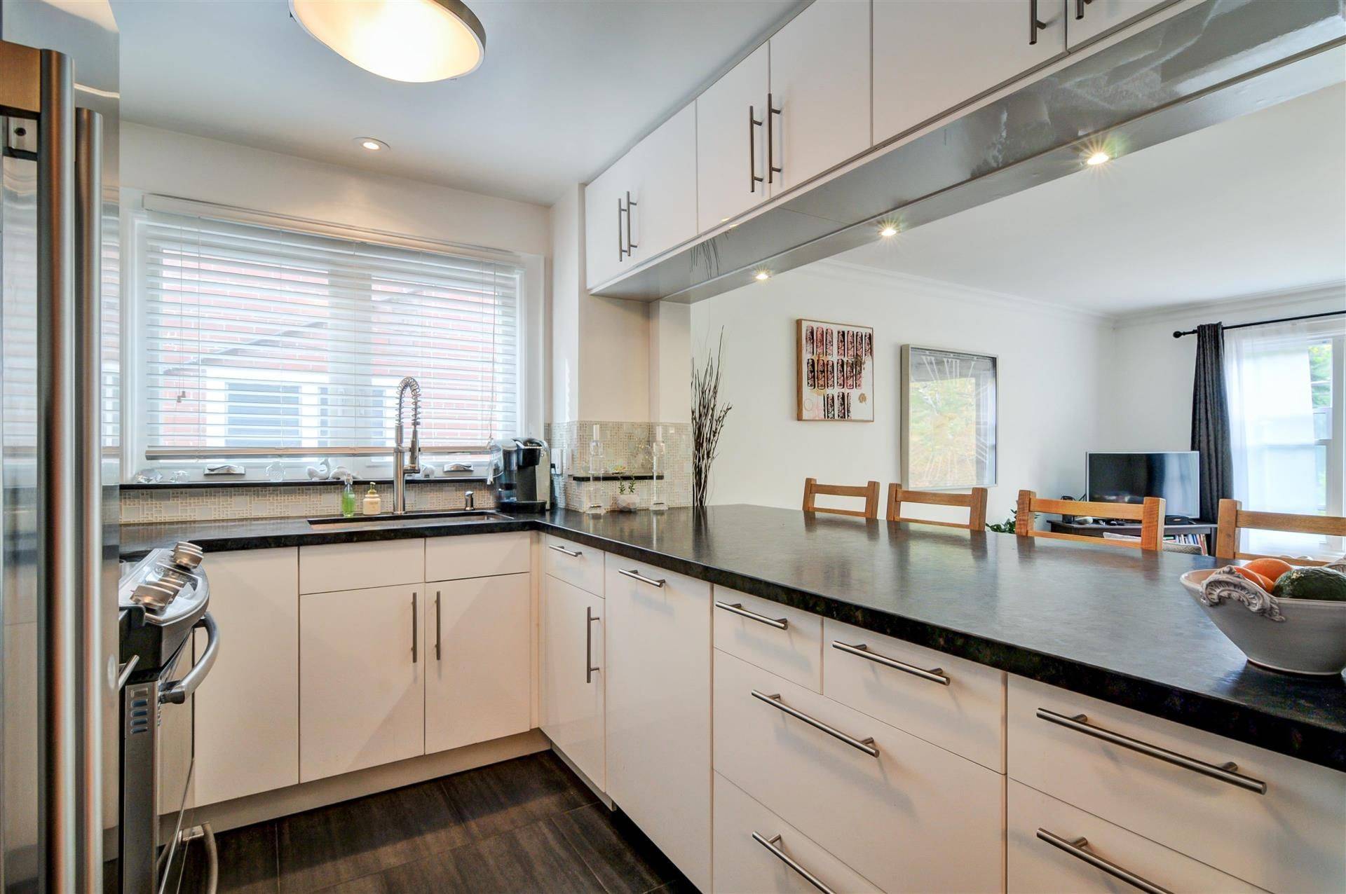 21 Love CRES #Main, Toronto E02, ON M4E 1V6