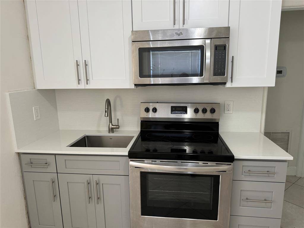 Lake Worth Beach, FL 33460,211 S F Street