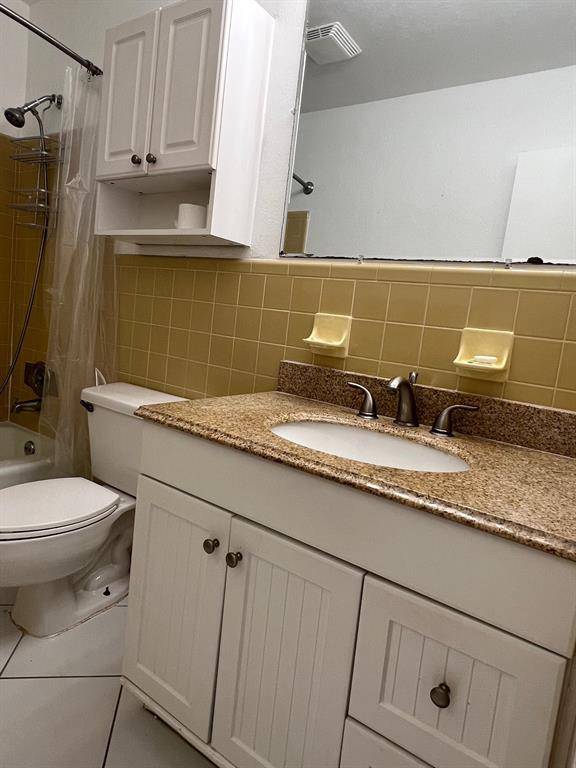 Pompano Beach, FL 33060,220 NE 18th Ave #2