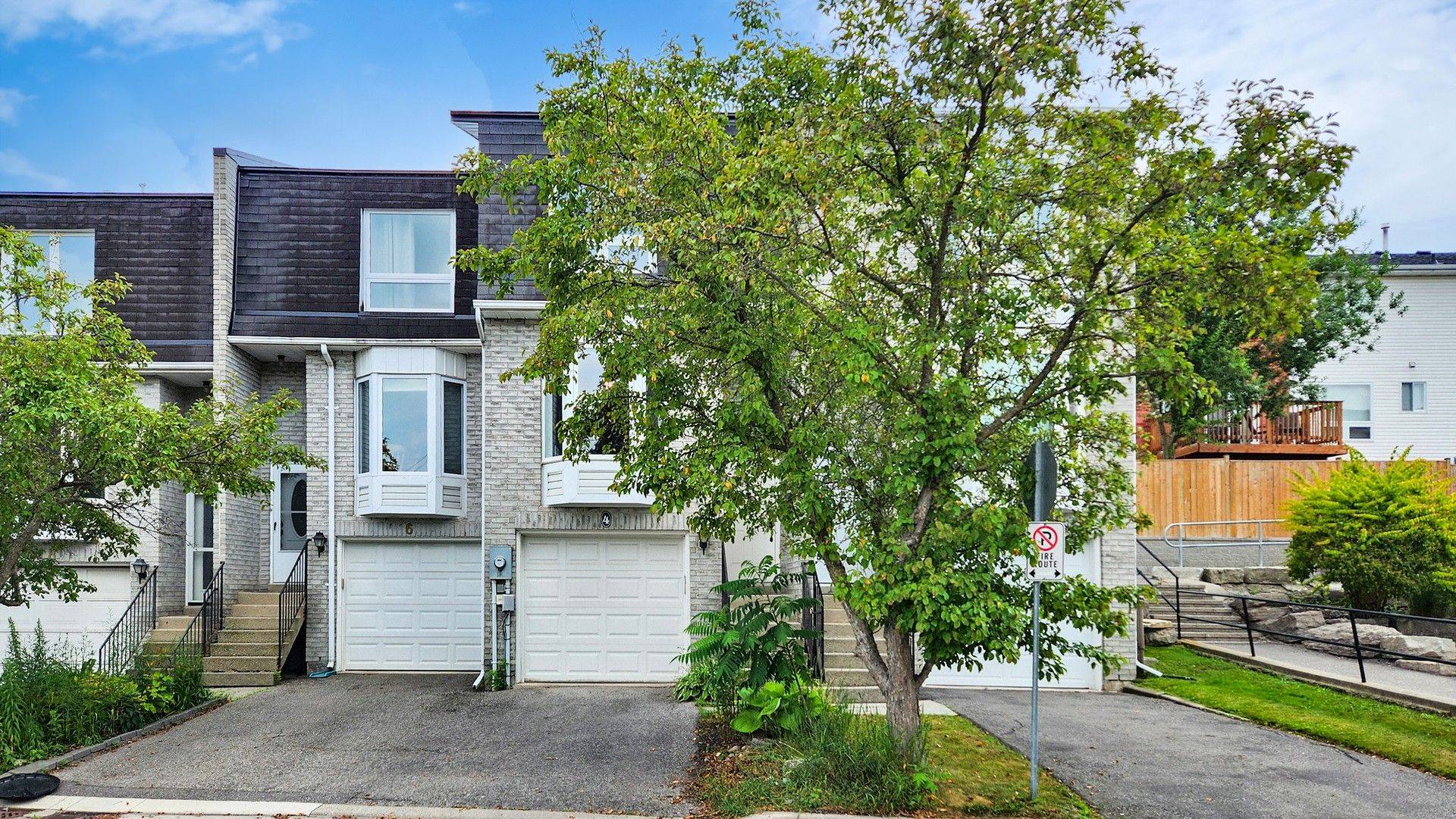 Newmarket, ON L3Y 8L7,4 William Curtis CIR