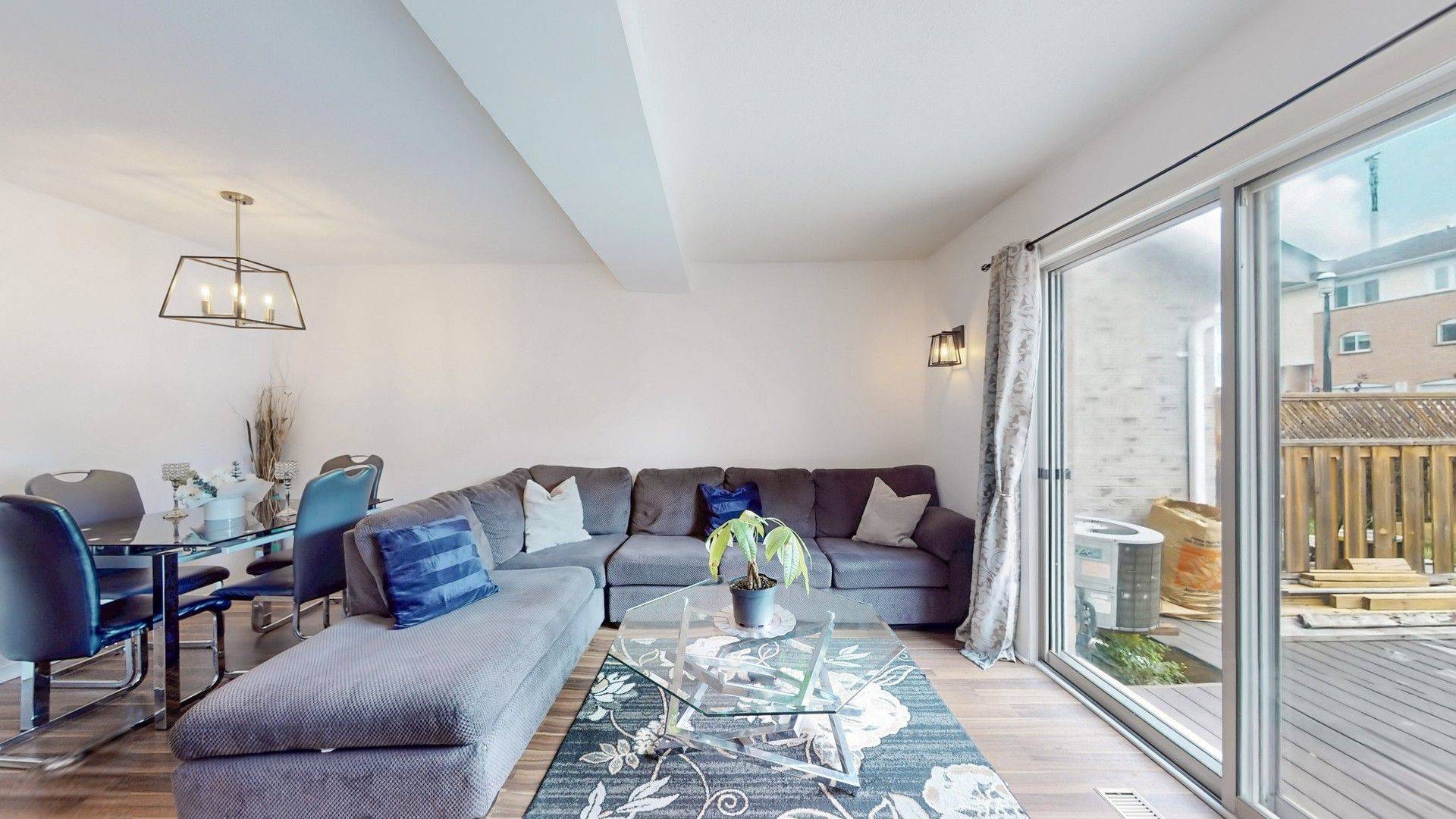 Newmarket, ON L3Y 8L7,4 William Curtis CIR