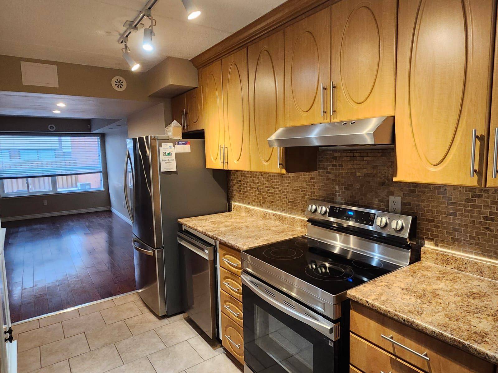 Mississauga, ON L5A 3M2,180 Mississauga VLY #137