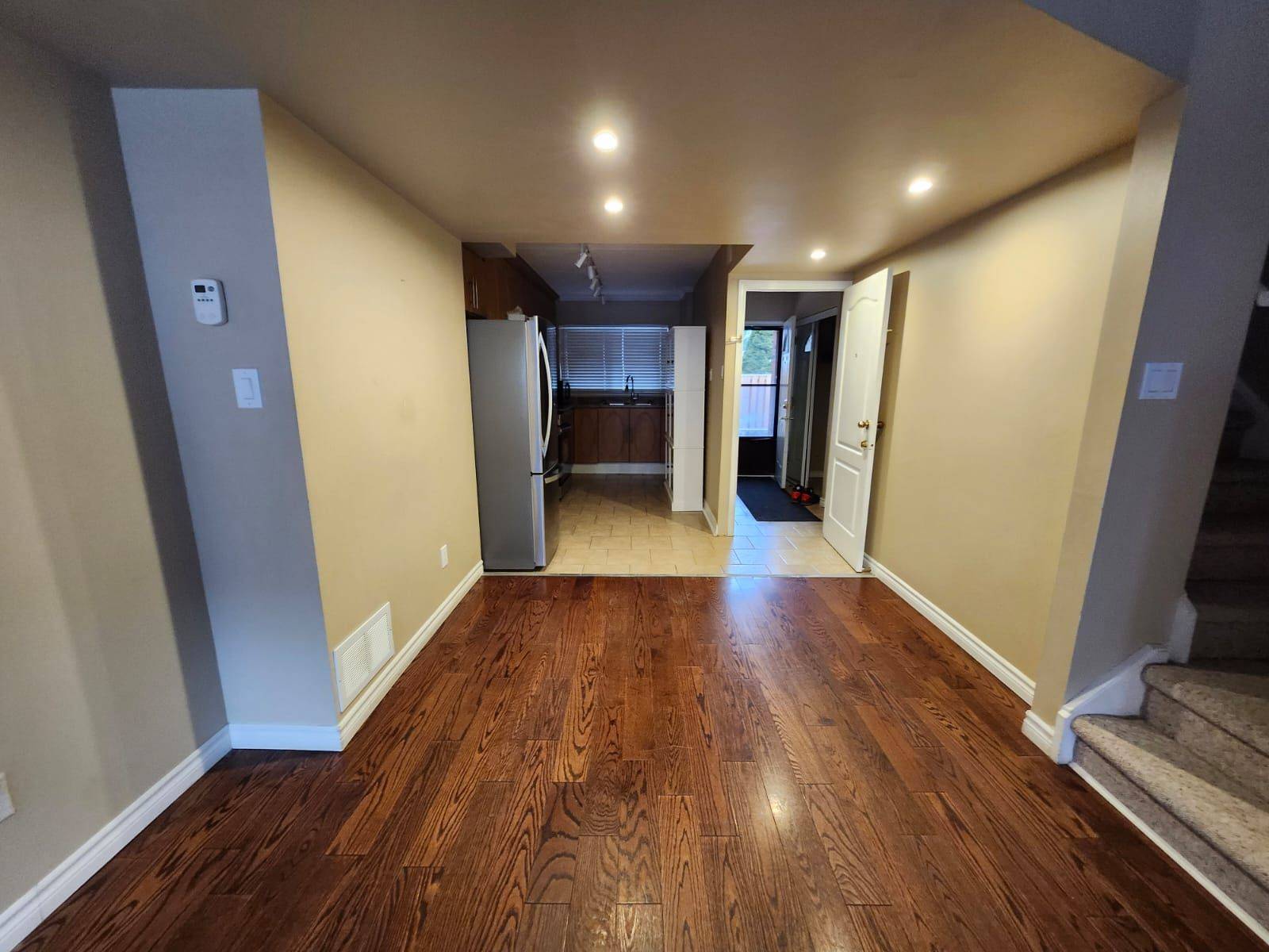 Mississauga, ON L5A 3M2,180 Mississauga VLY #137