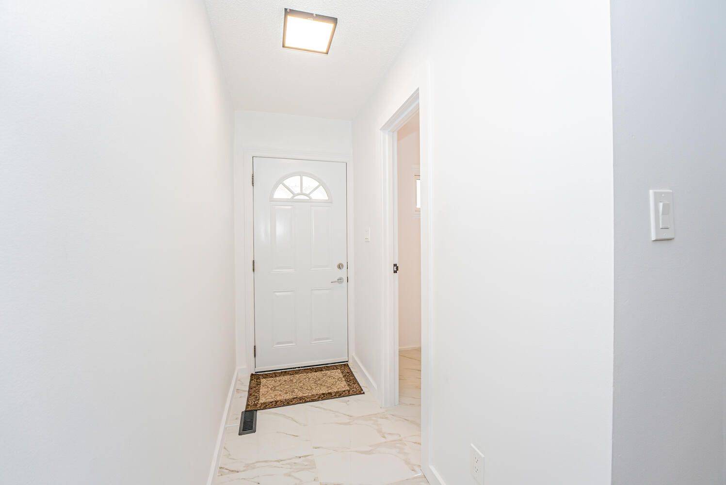Mississauga, ON L4W 2S8,2120 Rathburn RD E #43