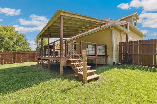 Whitesboro, TX 76273,115 D Street
