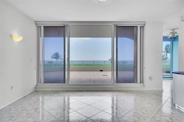 Hollywood, FL 33019,6001 N Ocean Dr #306