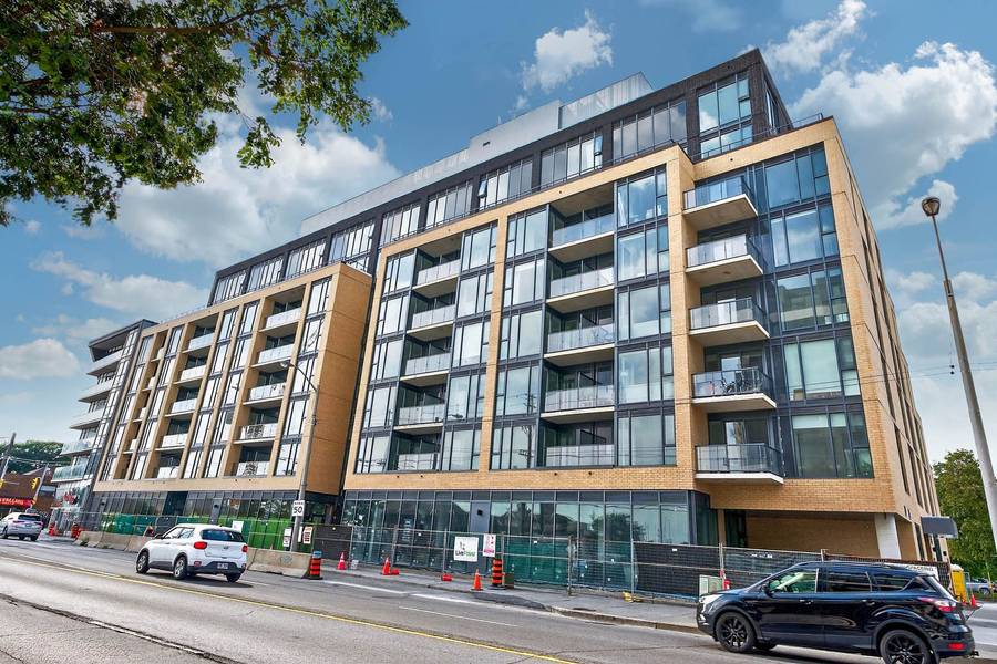 6 Chartwell RD #402, Toronto W07, ON M8Z 4E8