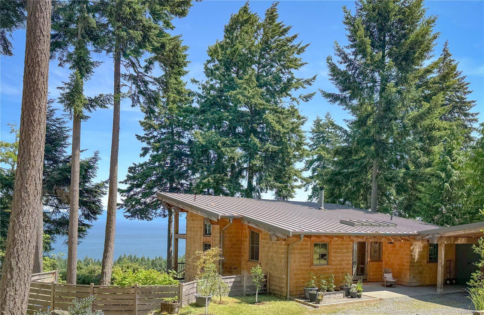 1432 Wild Cherry Terr, Gabriola Island, BC V0R 1X5
