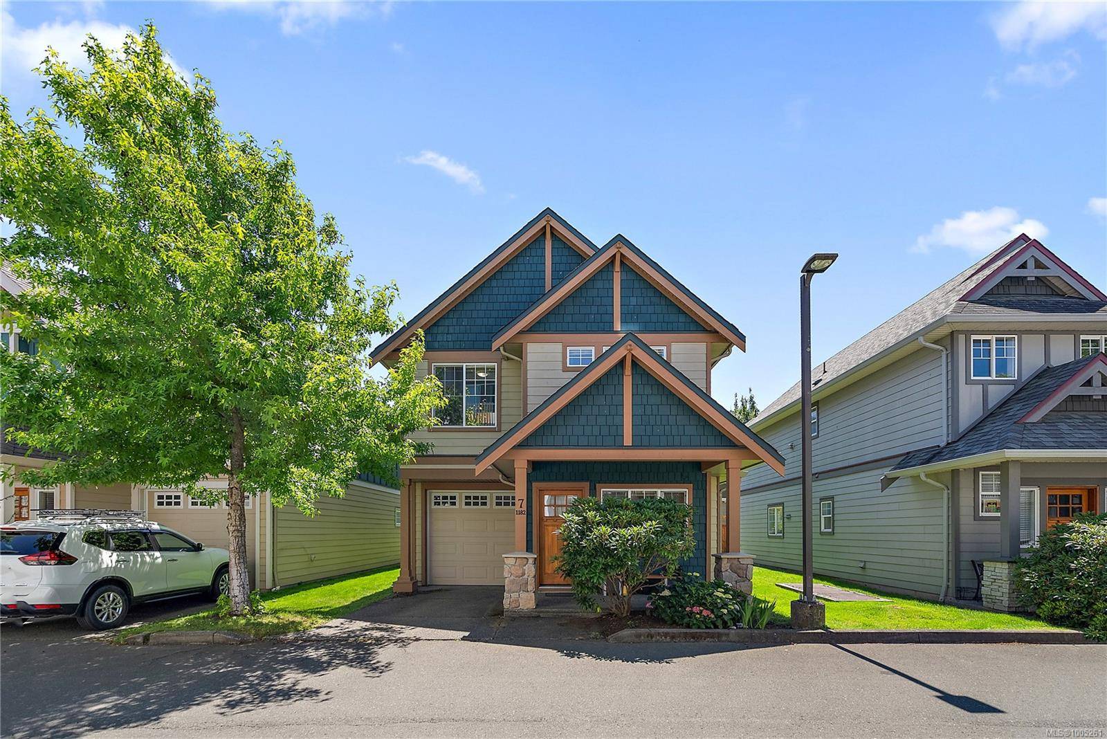1182 Colville Rd #7, Esquimalt, BC V9A 4P7