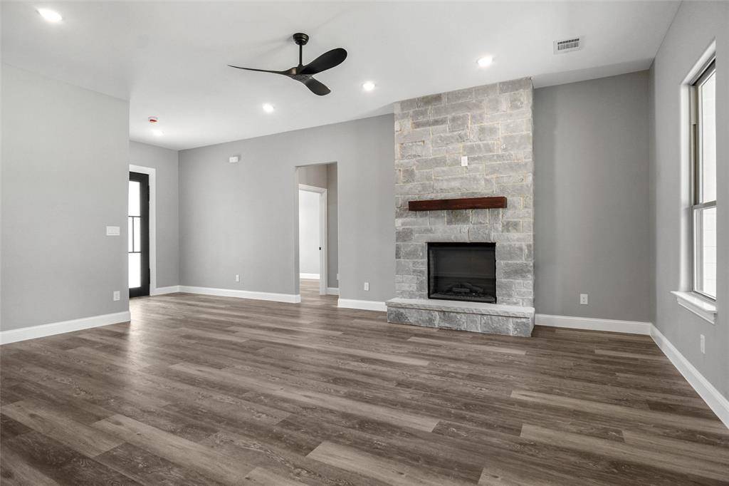 Weatherford, TX 76086,817 E 2nd Street