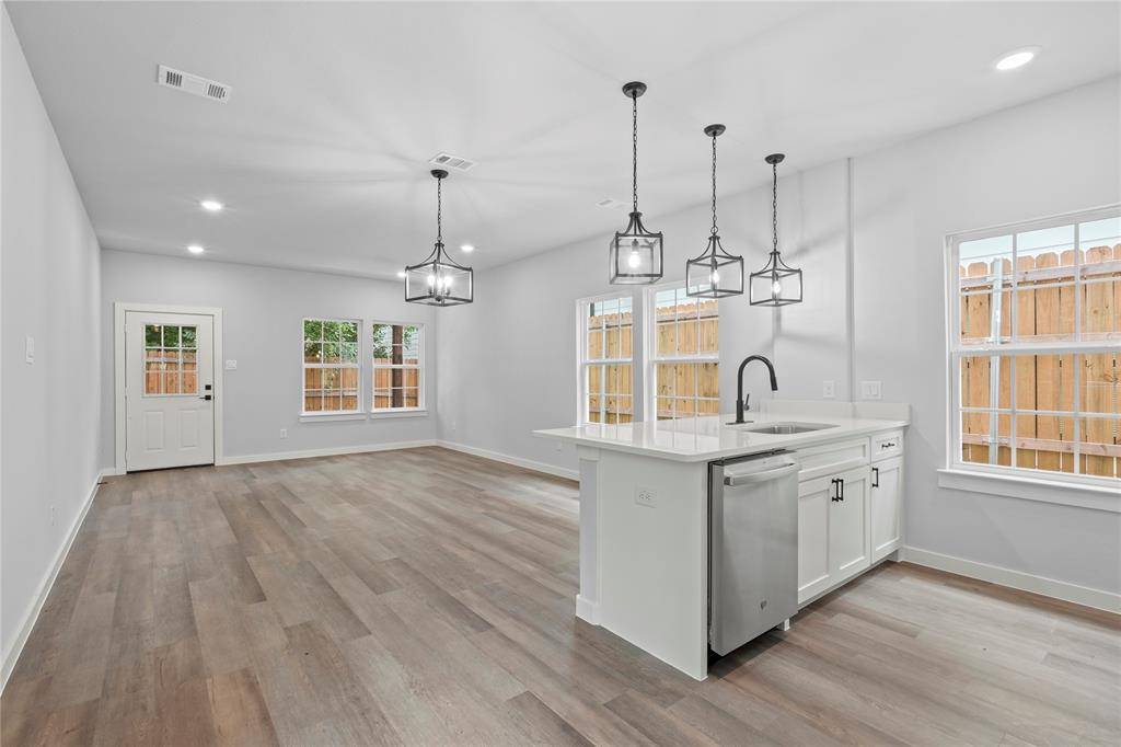 Dallas, TX 75215,2426 Saint Clair Drive