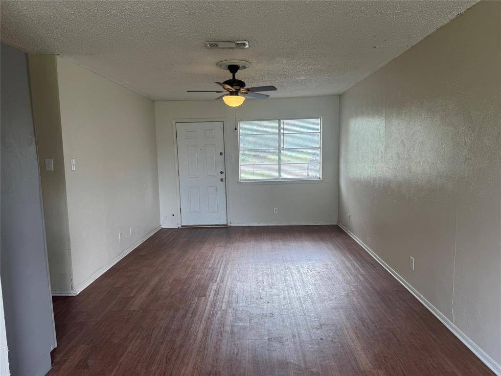 Forney, TX 75126,606 E Broad Street