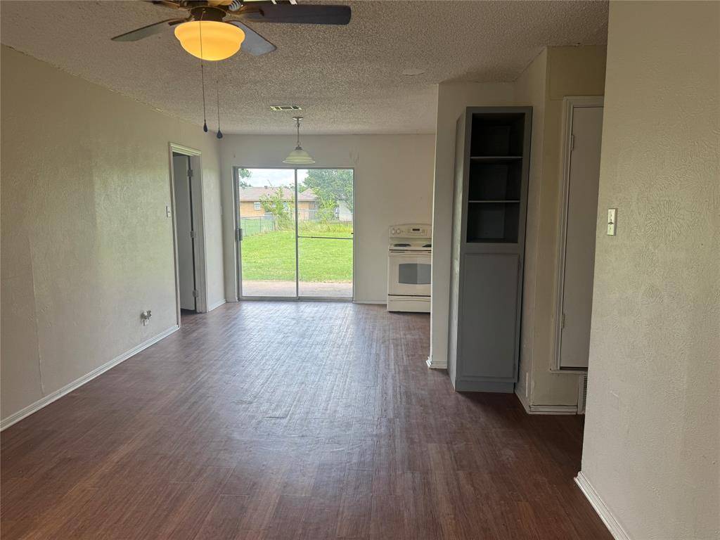 Forney, TX 75126,606 E Broad Street
