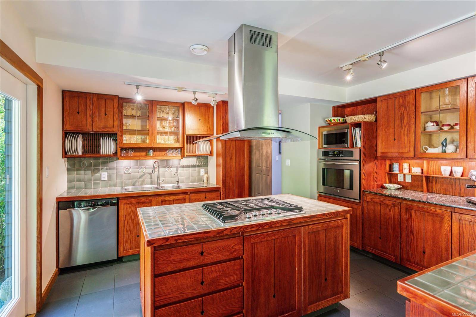 Gabriola Island, BC V0R 1X2,1158 Pat Burns Ave