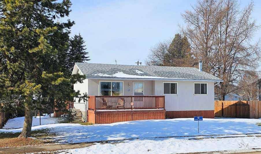 18 Centre ST, Kinuso, AB T0G 1K0