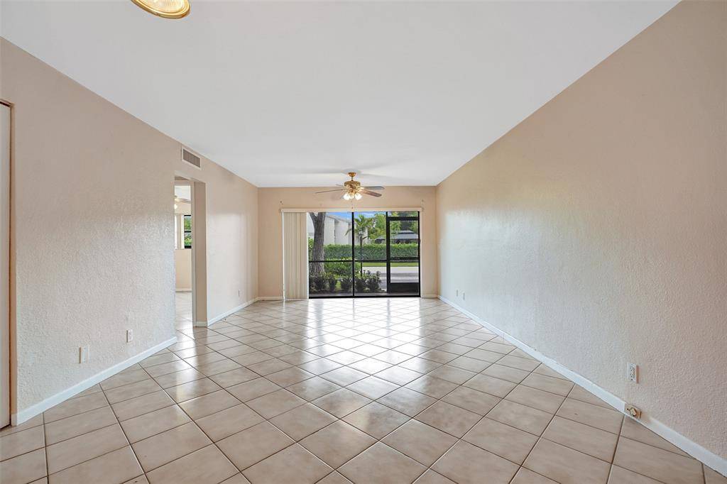 Boca Raton, FL 33487,660 Dover St #A7