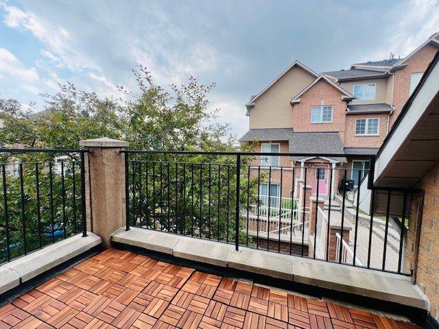 Markham, ON L3R 4G4,16 Cox BLVD #1