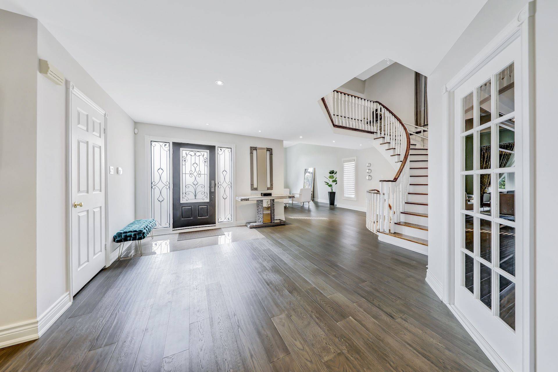 Vaughan, ON L4L 7H8,20 Woburn DR