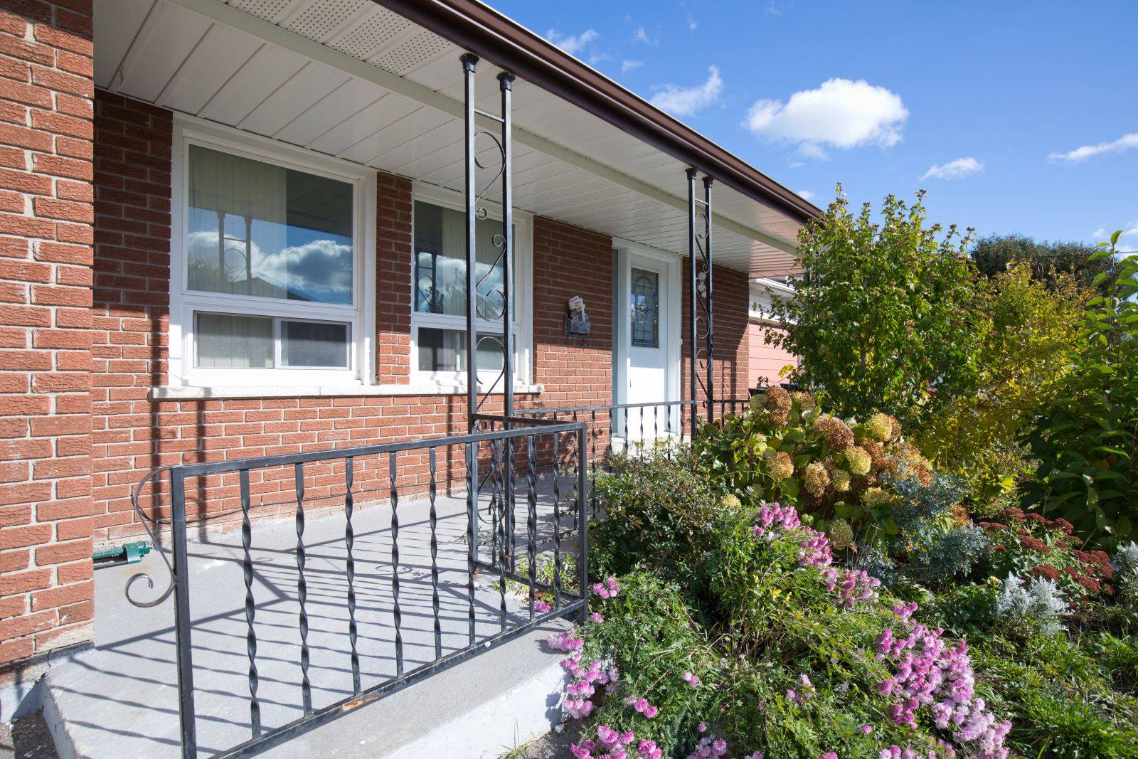 Brampton, ON L6V 2V1,19 Horne DR #Upper