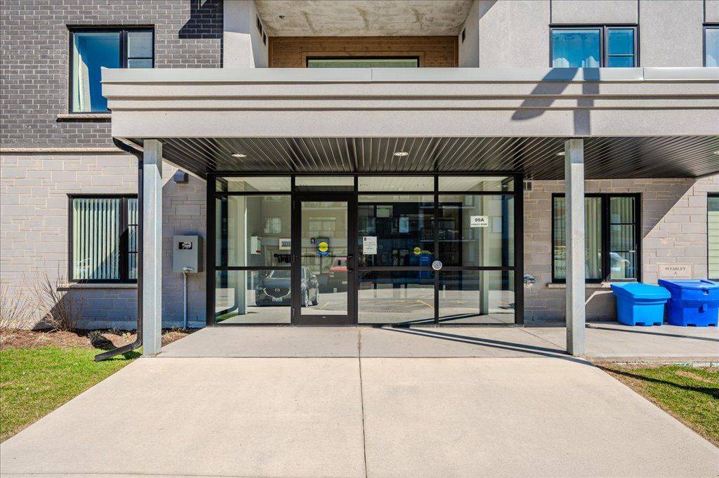 Centre Wellington, ON N1M 0J9,99B Farley RD #207