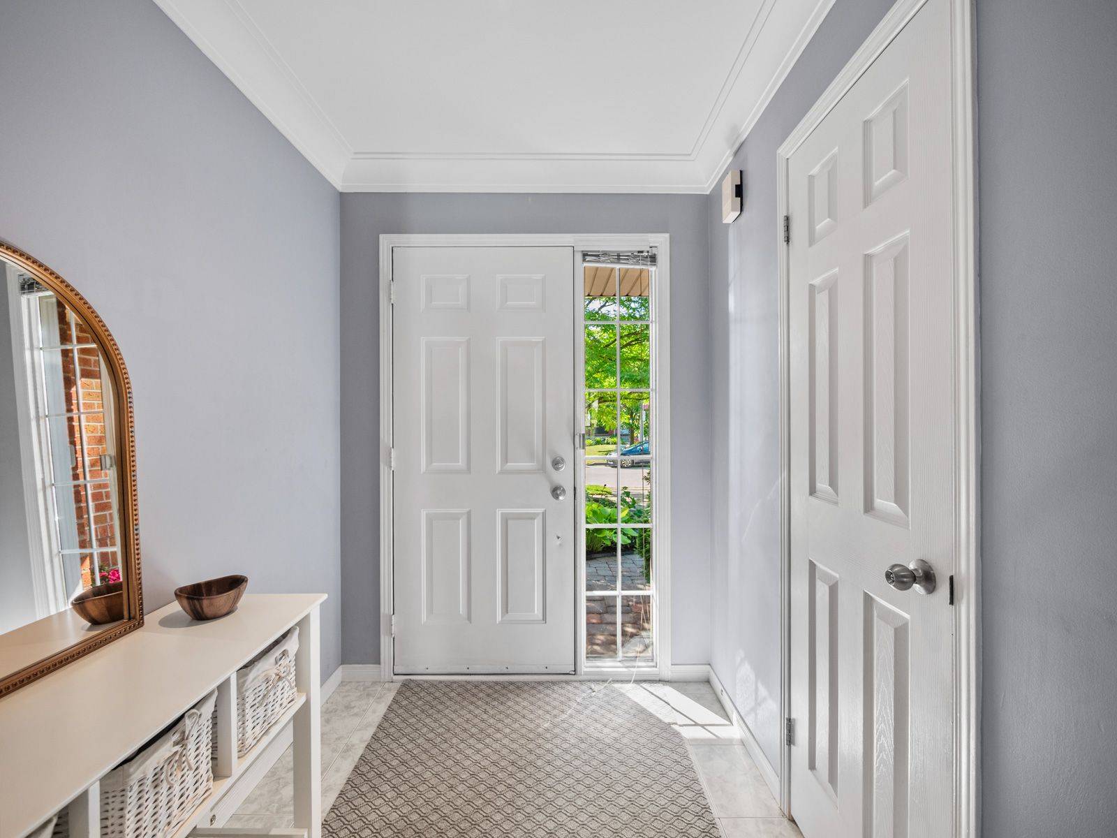 Hamilton, ON L9H 7N2,13 Bronte CT