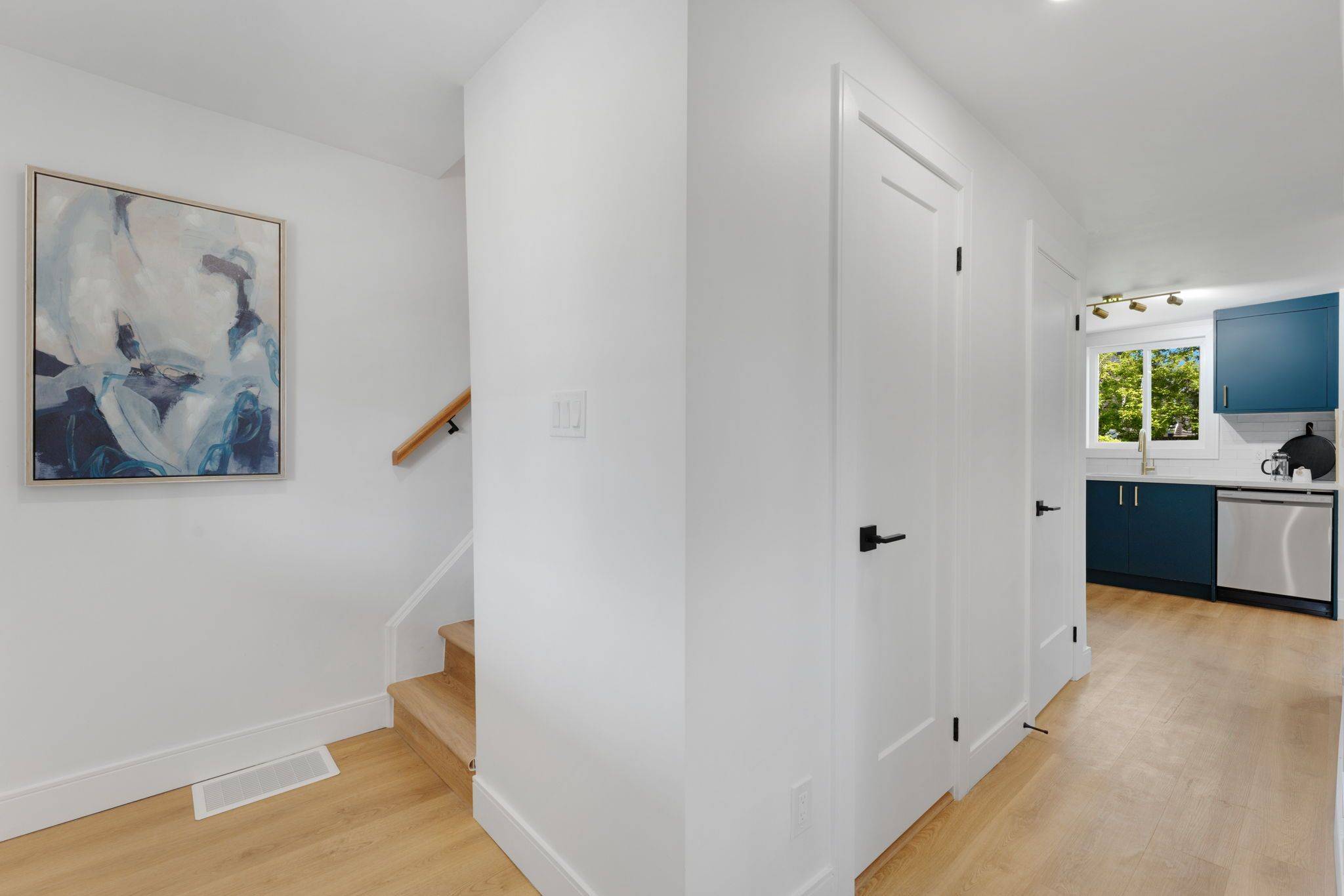 Hamilton, ON L8H 4J5,62 Norman ST