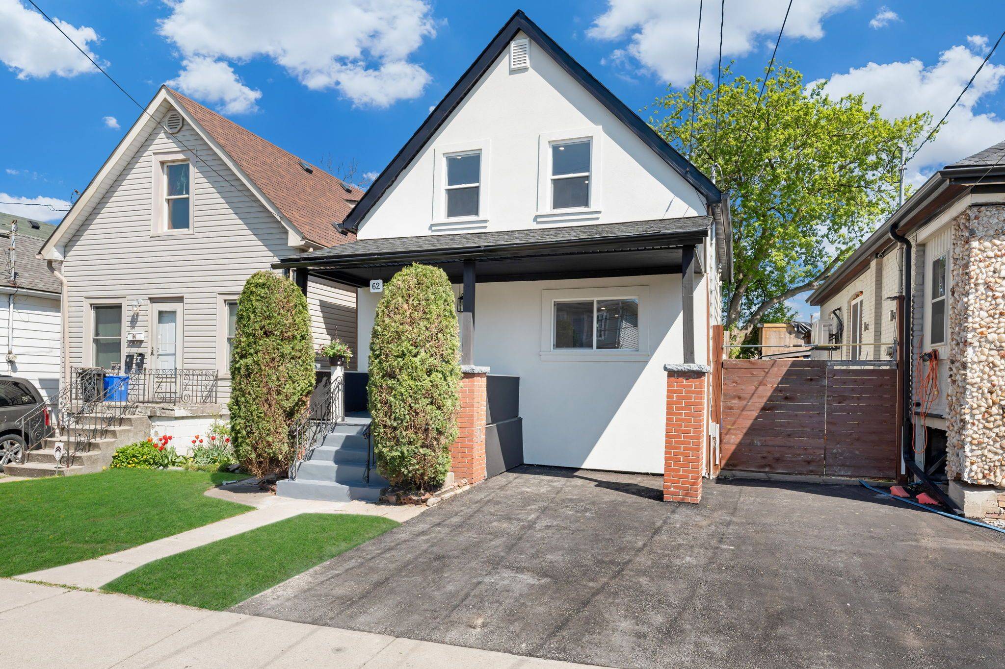 Hamilton, ON L8H 4J5,62 Norman ST