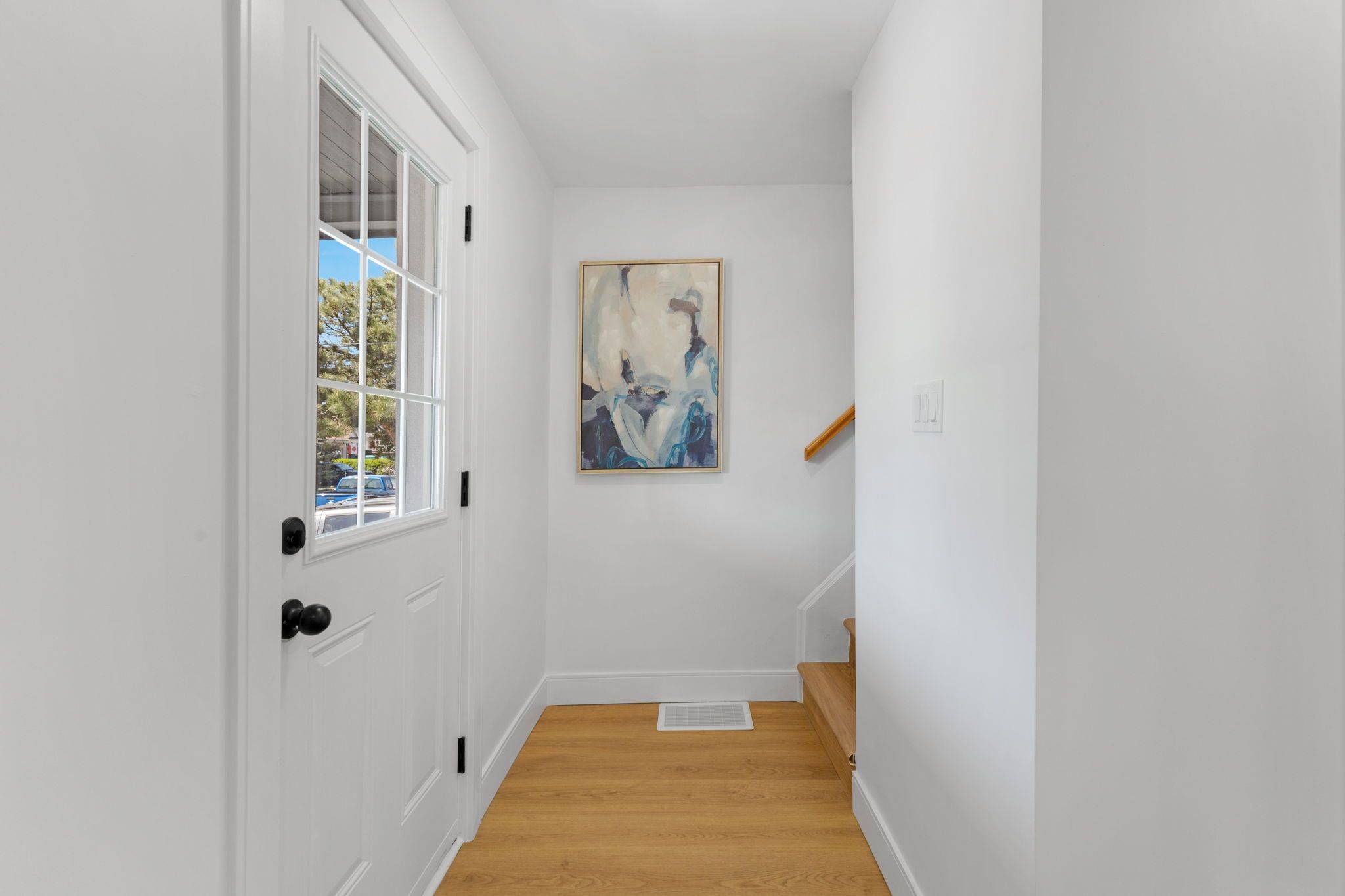 Hamilton, ON L8H 4J5,62 Norman ST