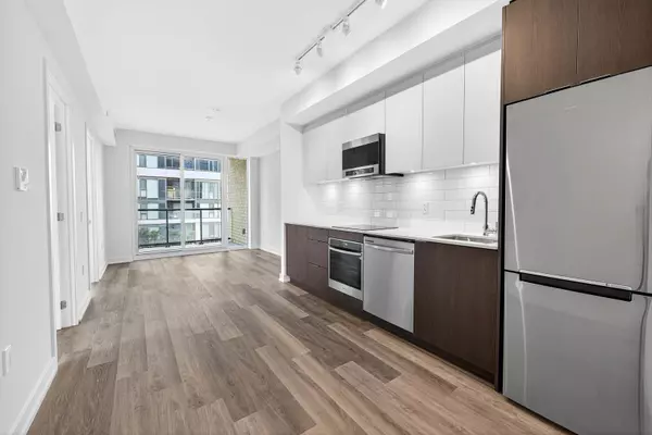 Toronto W07, ON M8Z 4E8,6 Chartwell RD #402