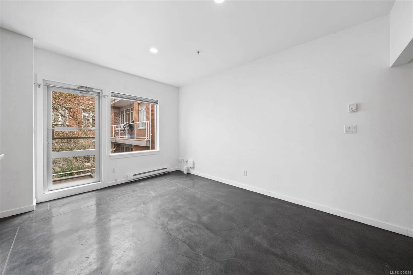 Victoria, BC V8W 0A2,848 Mason St #304