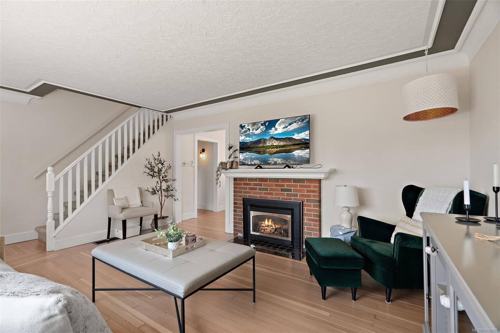 924 Stafford St, Saanich, BC V8X 2V8