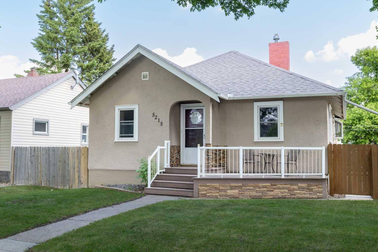 5215 51 ST, Lacombe, AB T4L 1J1
