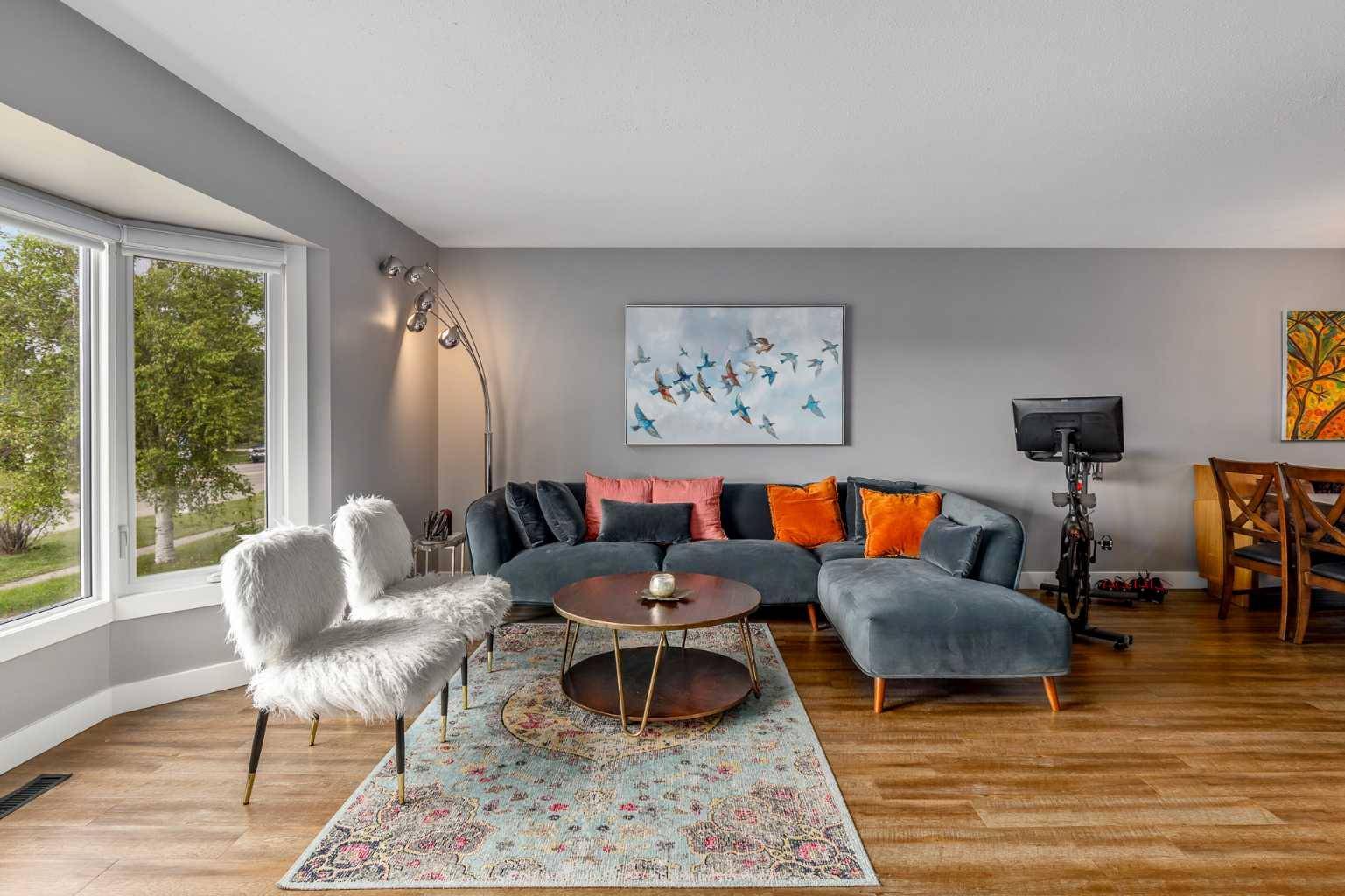 Calgary, AB T2V 1S9,10003 Oakfield DR Southwest