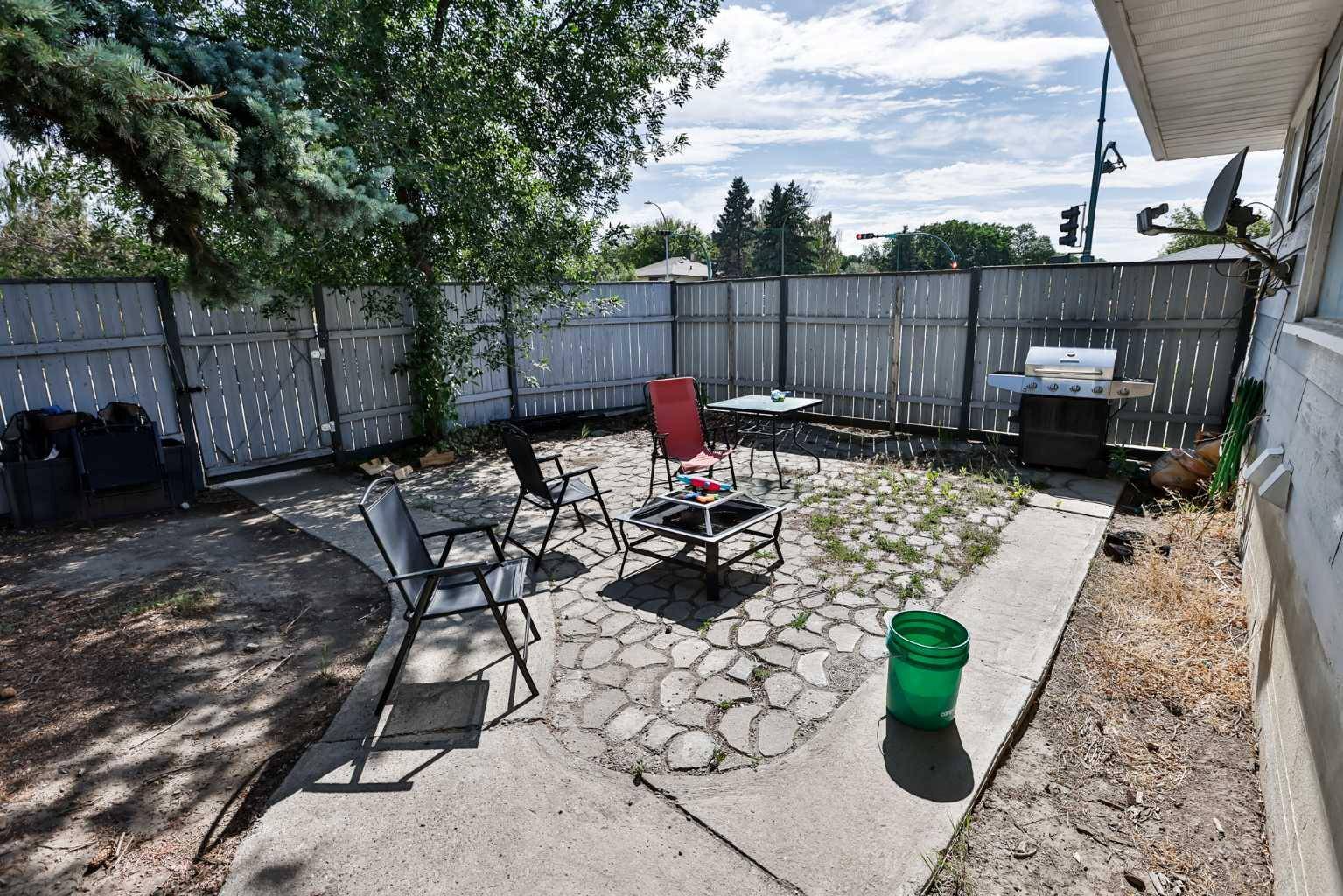 Lethbridge, AB T1H 1H3,1301 9 AVE N