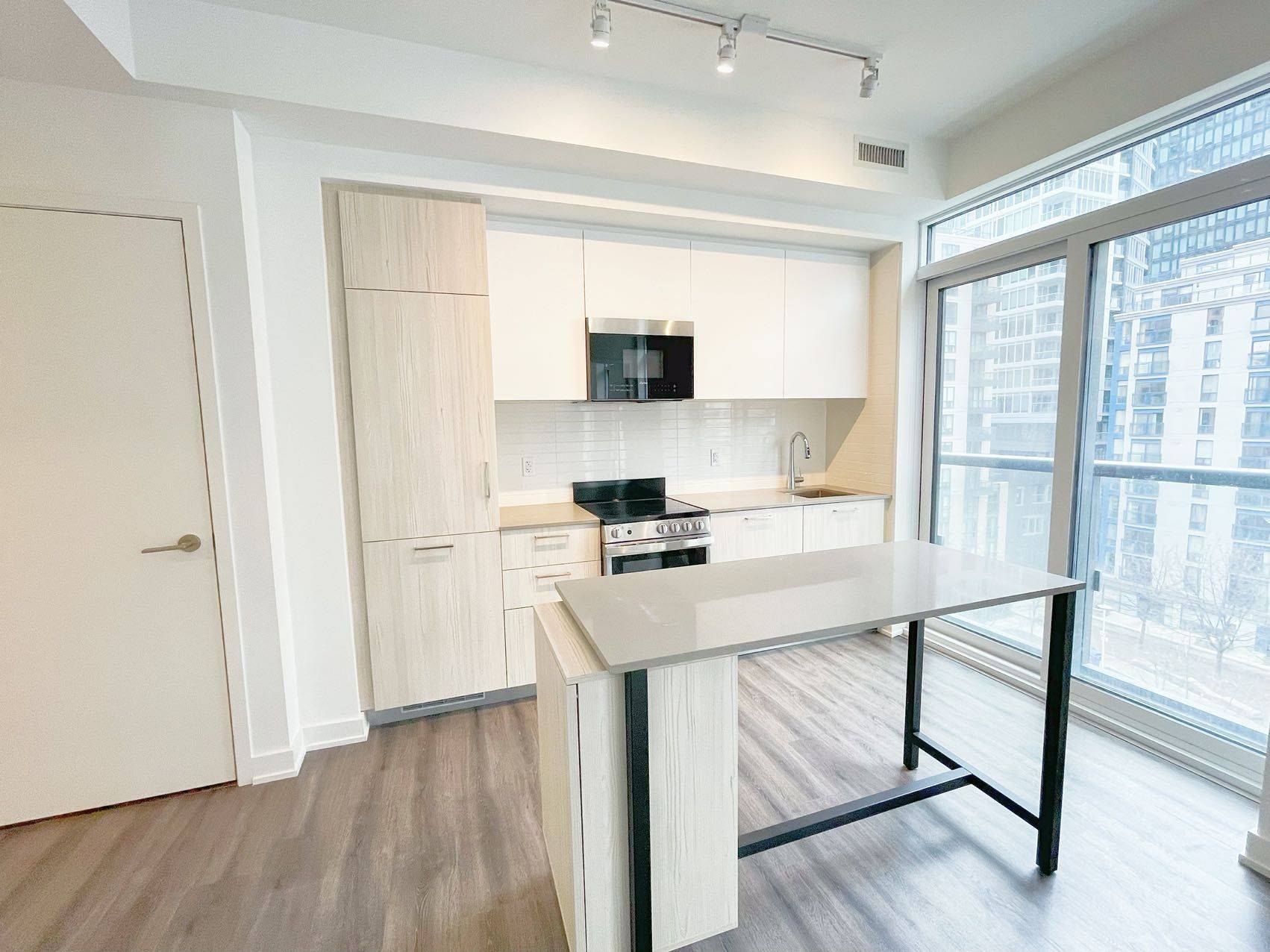Toronto C08, ON M5B 0E5,65 Mutual ST #606