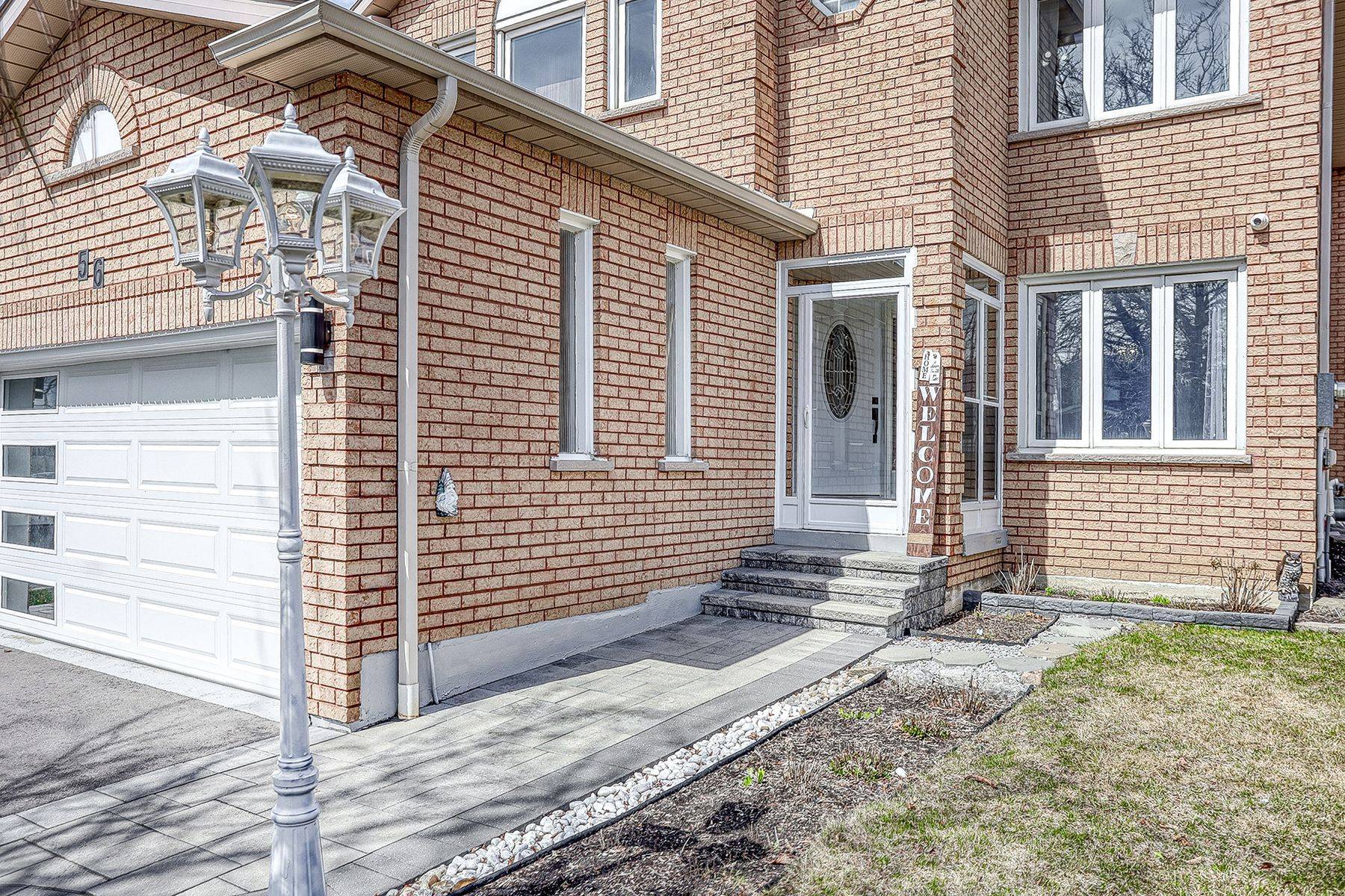 Whitby, ON L1R 1Y7,56 Ringwood DR