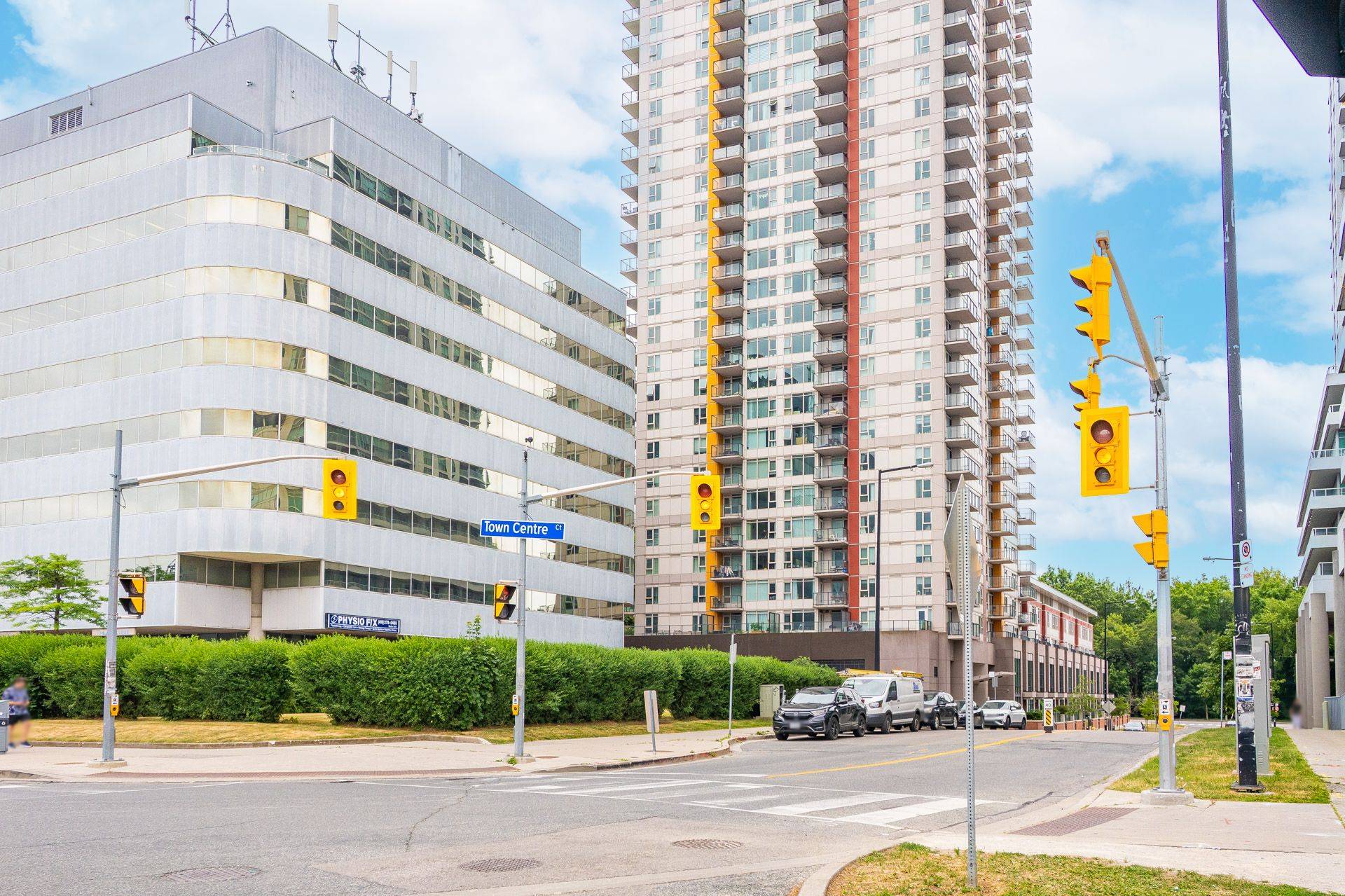 Toronto E09, ON M1P 0B4,25 Town Centre CT #2305