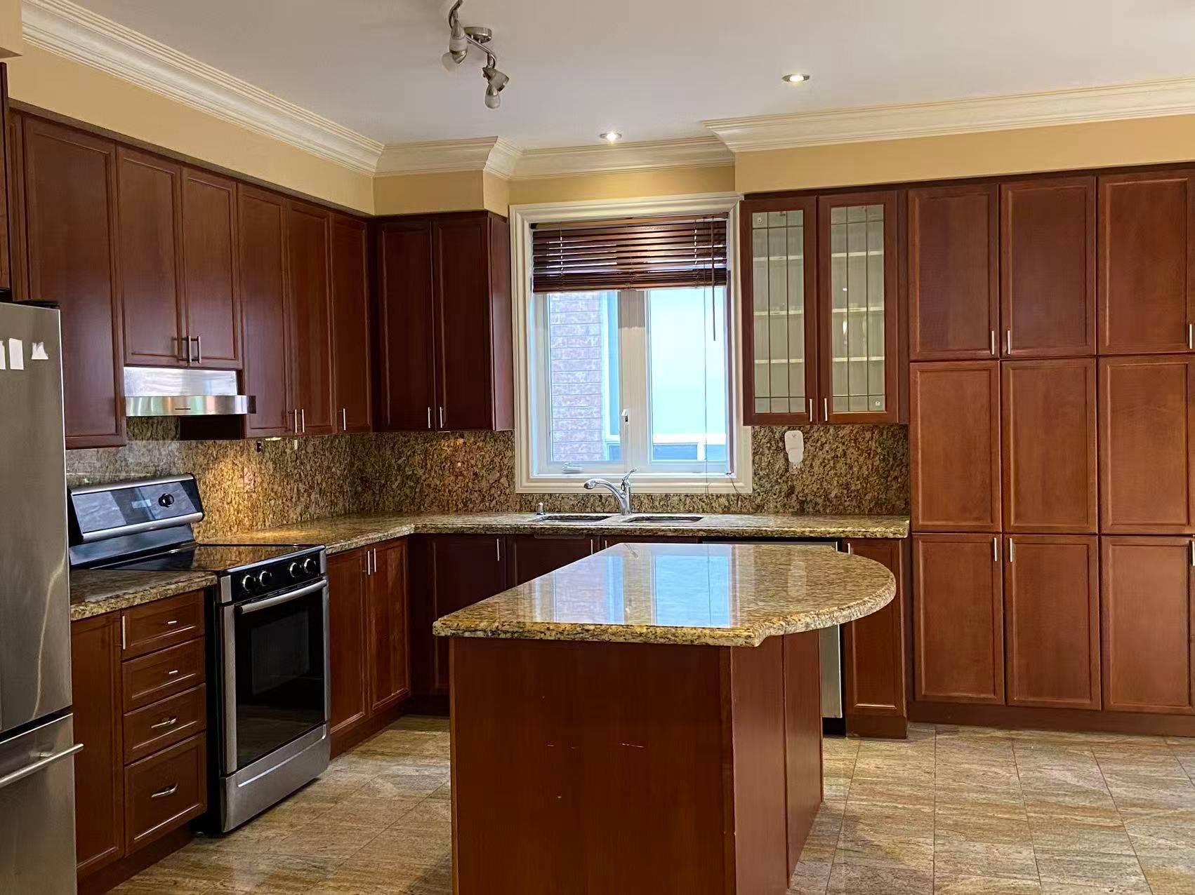 Richmond Hill, ON L4E 4N6,28 Delphinium AVE