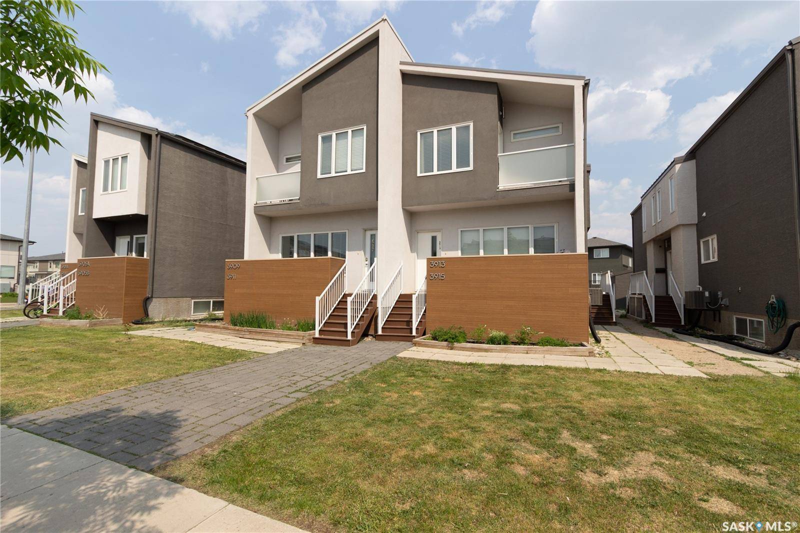 3913 James Hill ROAD, Regina, SK S4W 0N8