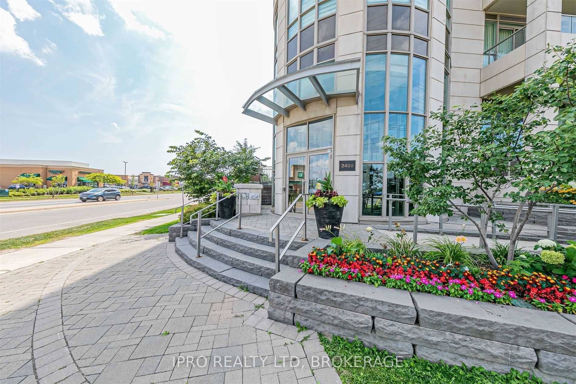Oakville, ON L6H 0H1,2480 Prince Michael DR #317