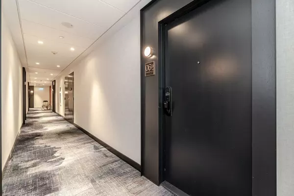 Oakville, ON L6H 7W6,3200 William Coltson AVE #602