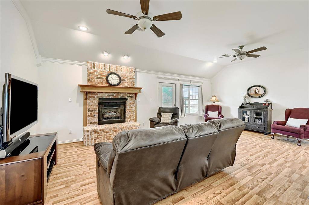 Savoy, TX 75479,10142 W FM 1753