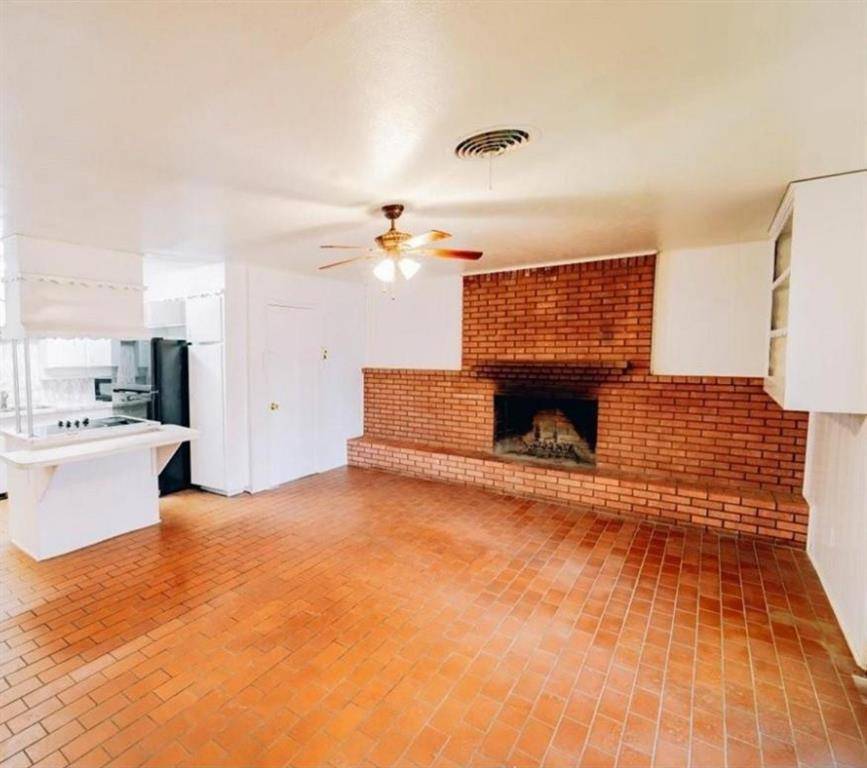 Fort Worth, TX 76116,2913 Laredo Drive