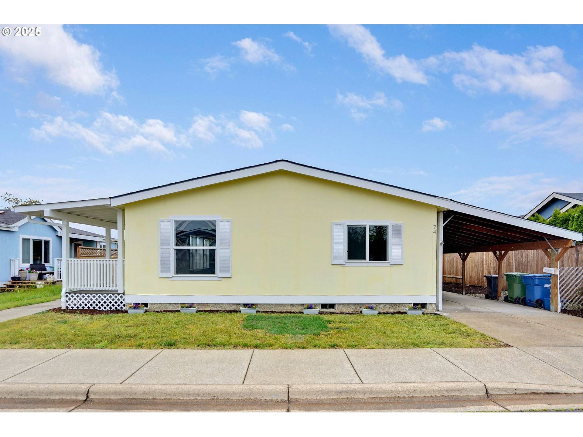 Silverton, OR 97381,1015 OAK ST #74