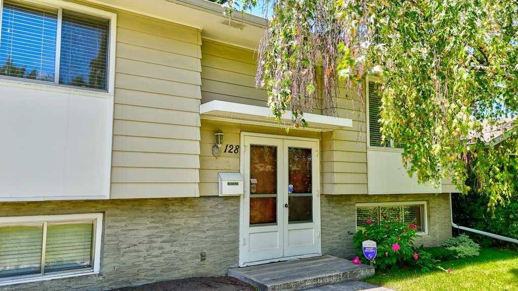 Calgary, AB T3A 1N7,128 Dalhurst WAY Northwest