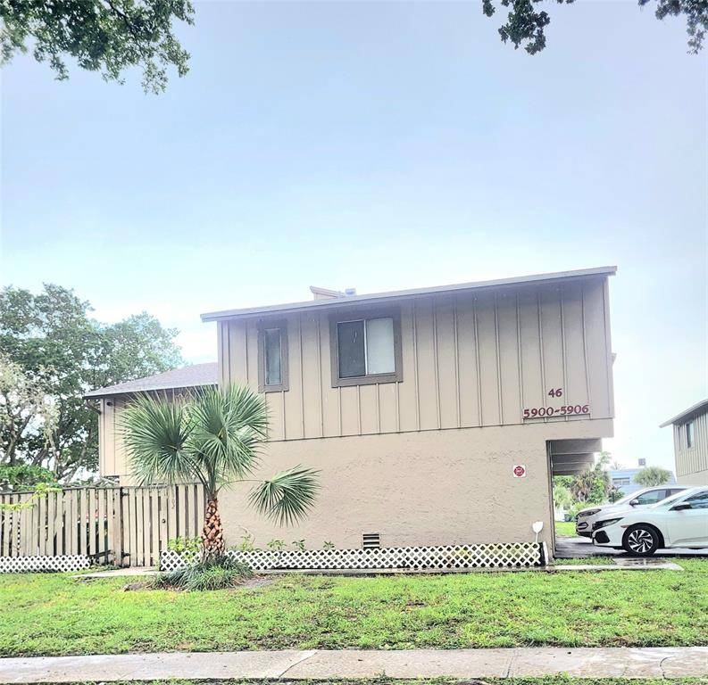 5902 NW 21st St, Lauderhill, FL 33313